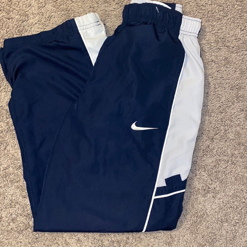 Boys Nike windbreaker pants